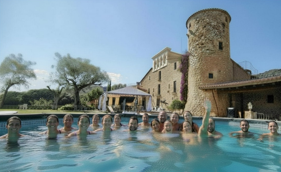 Piscina de Mas Dausà en Castell d'Aro para descansar durante el retiro de verano en la Costa Brava